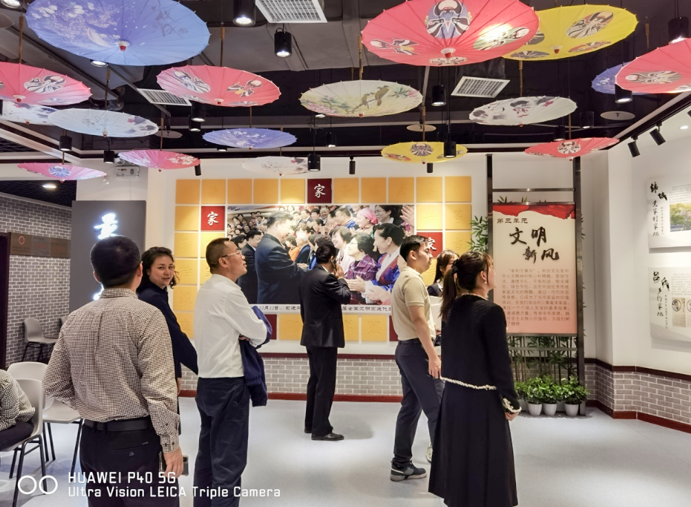 公司固定收益部黨支部、投行業(yè)務(wù)部黨支部、綜合事務(wù)部與金融（產(chǎn)業(yè)）基地保障黨支部開展聯(lián)合黨日活動(dòng)